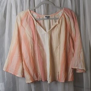 XS Aerie peach-colored top with wide, flare sleeves, boho, relaxed style